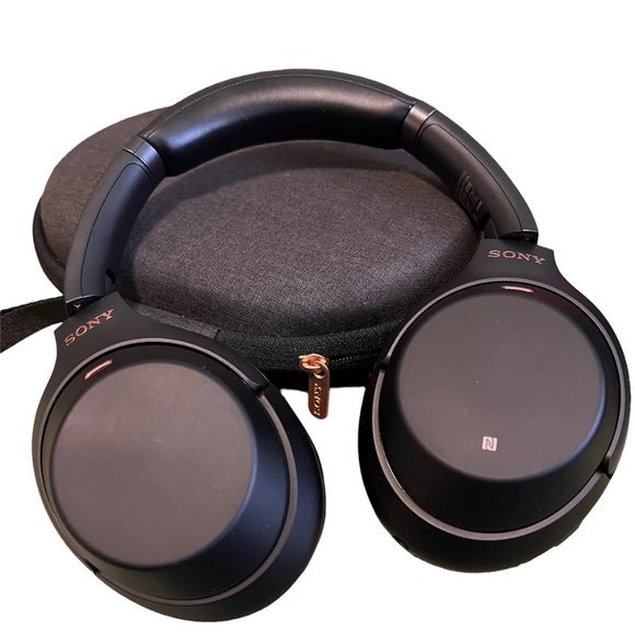 Sony Headphones WH-1000XM-3 - Picture 1 of 2